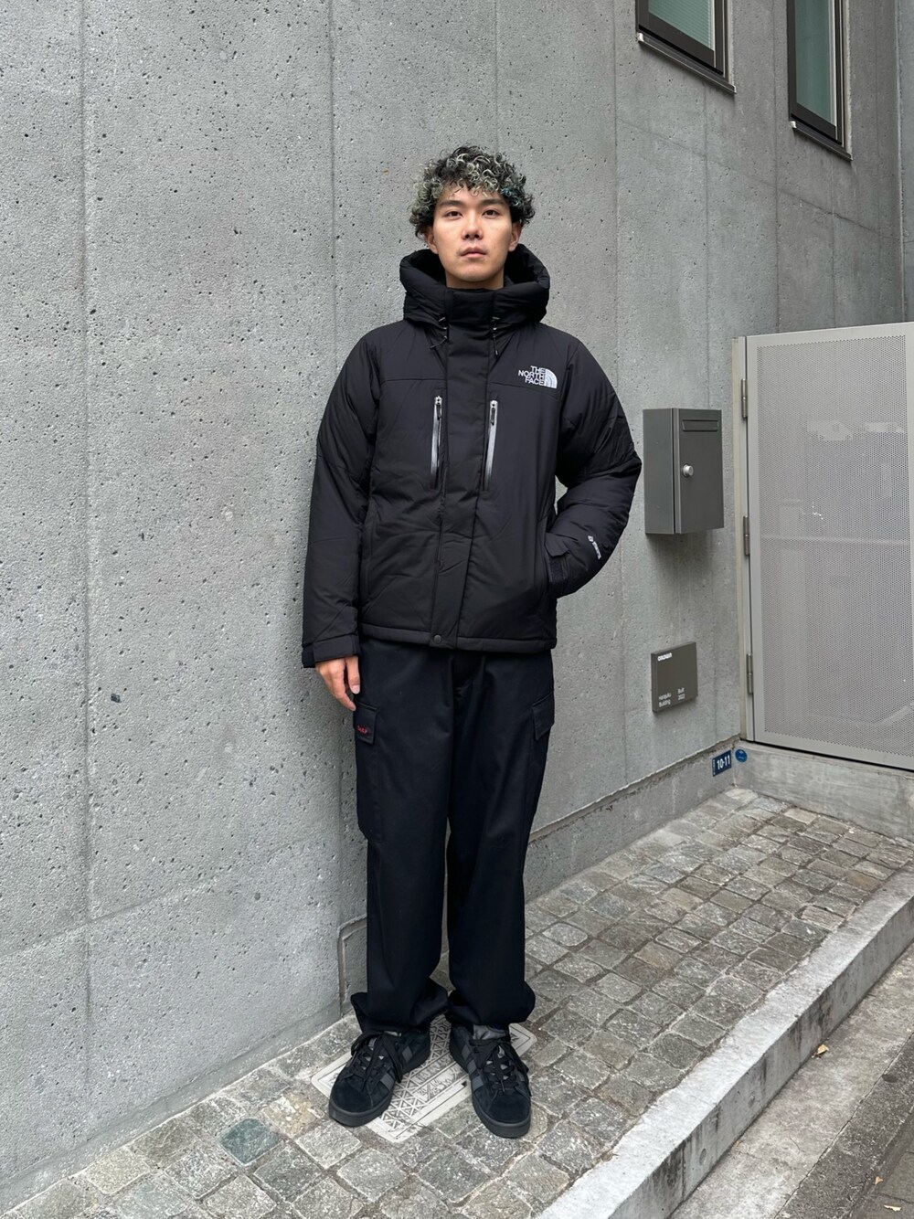 「ciaopanic」｜「THE NORTH FACEの【THE NORTH FACE/ザ・ノース・フェイス】BALTRO LIGHT JK（ダウンジャケット/コート、ブラック系）」を使った、Reiyaさん（メンズ・180cm）の冬コーディネートの1枚目の写真