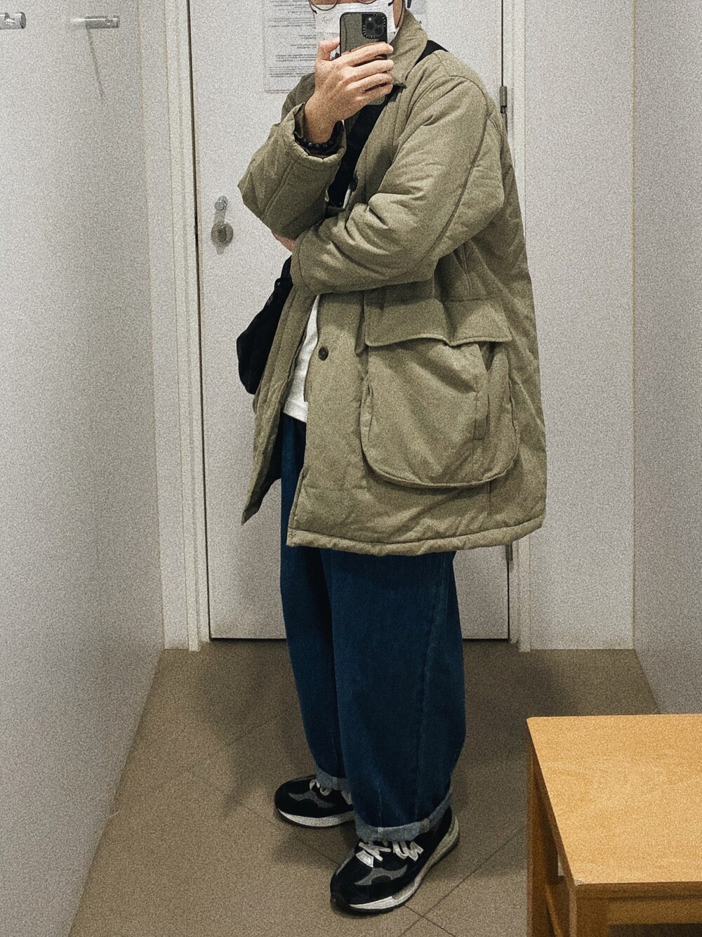 「NEW BALANCEの【New Balance】M992 EB MEN（スニーカー、ブラック系）」を使った、kyleさん（メンズ・173cm）の冬コーディネートの1枚目の写真