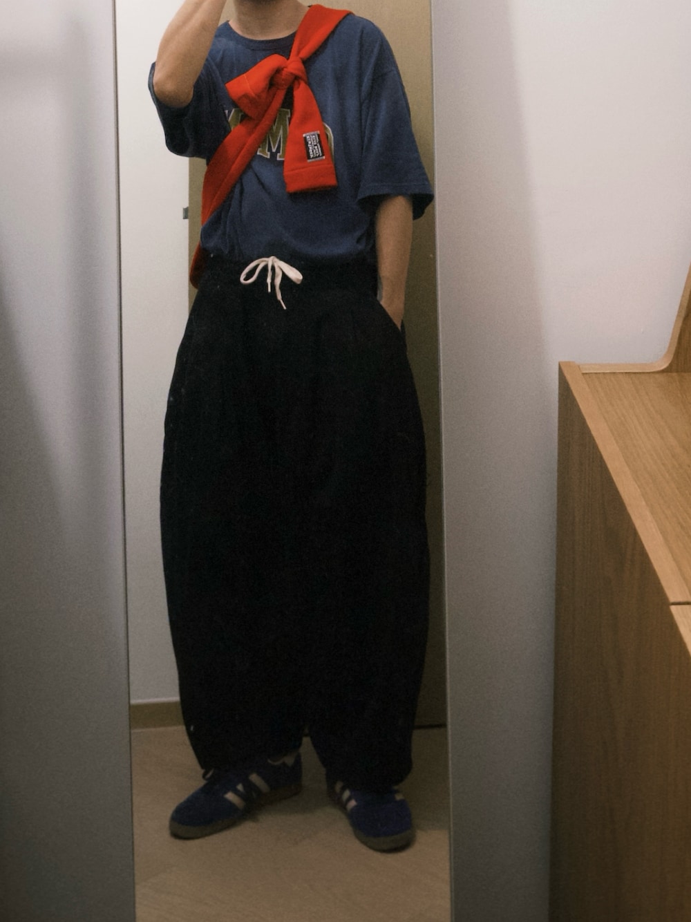 「adidasのガゼル / Gazelle / アディダスオリジナルス adidas Originals（スニーカー、ブルー系）」を使った、kyleさん（メンズ・173cm）の夏コーディネートの1枚目の写真