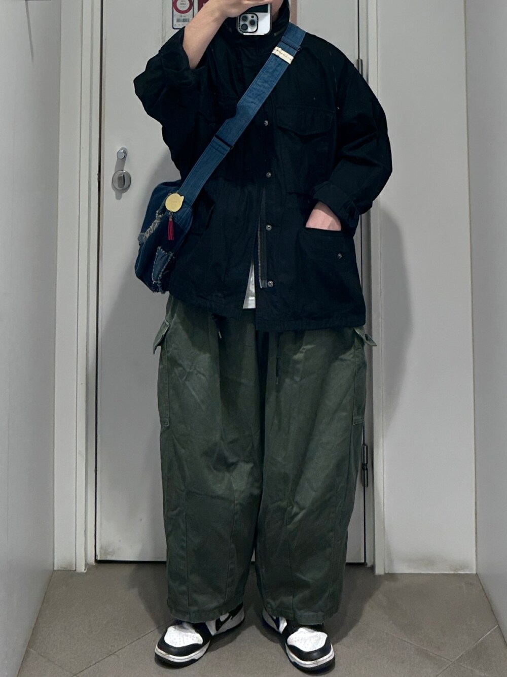 「BEAMSのアイテム（ジャケット/アウター、ブラック系）」を使った、kyleさん（メンズ・173cm）の冬コーディネートの1枚目の写真