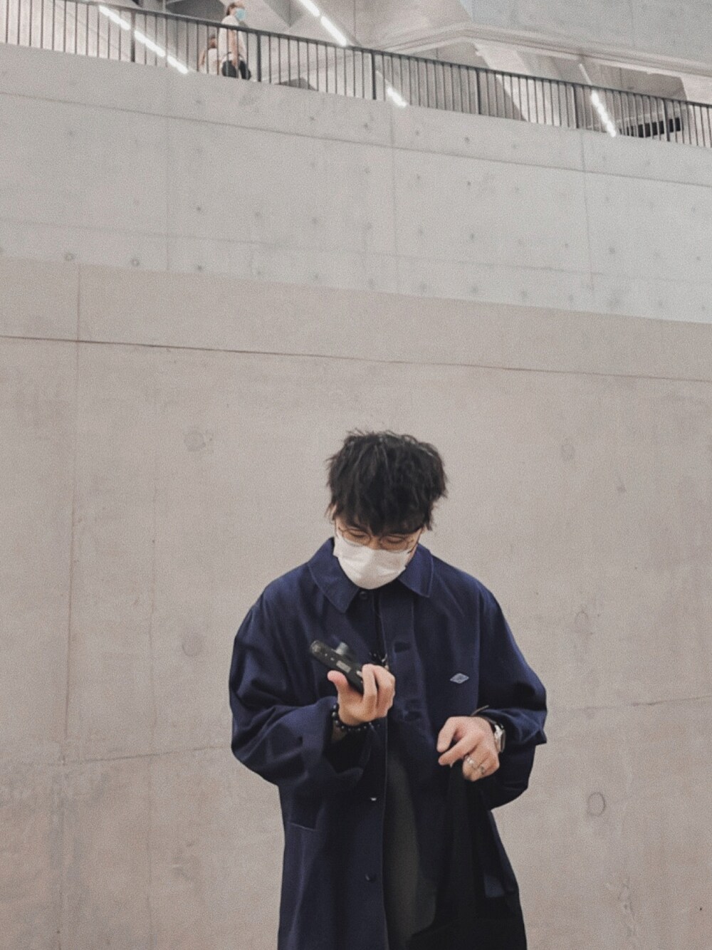 「DANTONのアイテム（ジャケット/アウター、ブルー系）」を使った、kyleさん（メンズ・173cm）の秋コーディネートの1枚目の写真