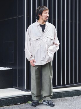 「PUBLIC TOKYO（パブリックトウキョウ）のアイテム（スラックス）」を使った、サエキさん（メンズ・173cm）の秋コーディネート