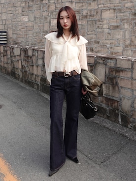 「MOUSSY（マウジー）の【26年SS新作】BOW TIE CHIFFON ブラウス（シャツ/ブラウス、ホワイト系）」を使った、MOUSSY OFFICIALさん（レディース・170cm）の春コーディネート