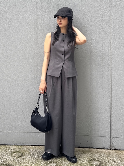 MOUSSY OFFICIALMOUSSY OFFICIALさんのベストを使ったコーディネート