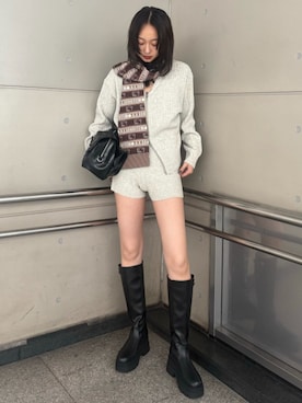 「アイテム（ストール/ショール）」を使った、MOUSSY OFFICIALさん（レディース・170cm）の秋コーディネート