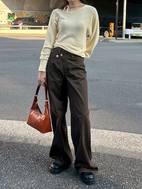 「アイテム（ショルダーバッグ）」を使った、MOUSSY OFFICIALさん（レディース・173cm）の秋コーディネート