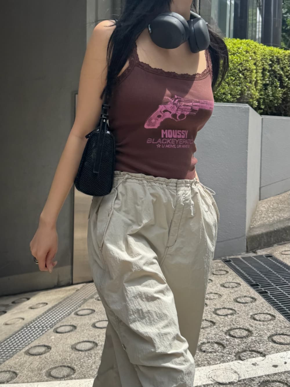 MOUSSY BEP GUN GRAPHIC キャミソール
