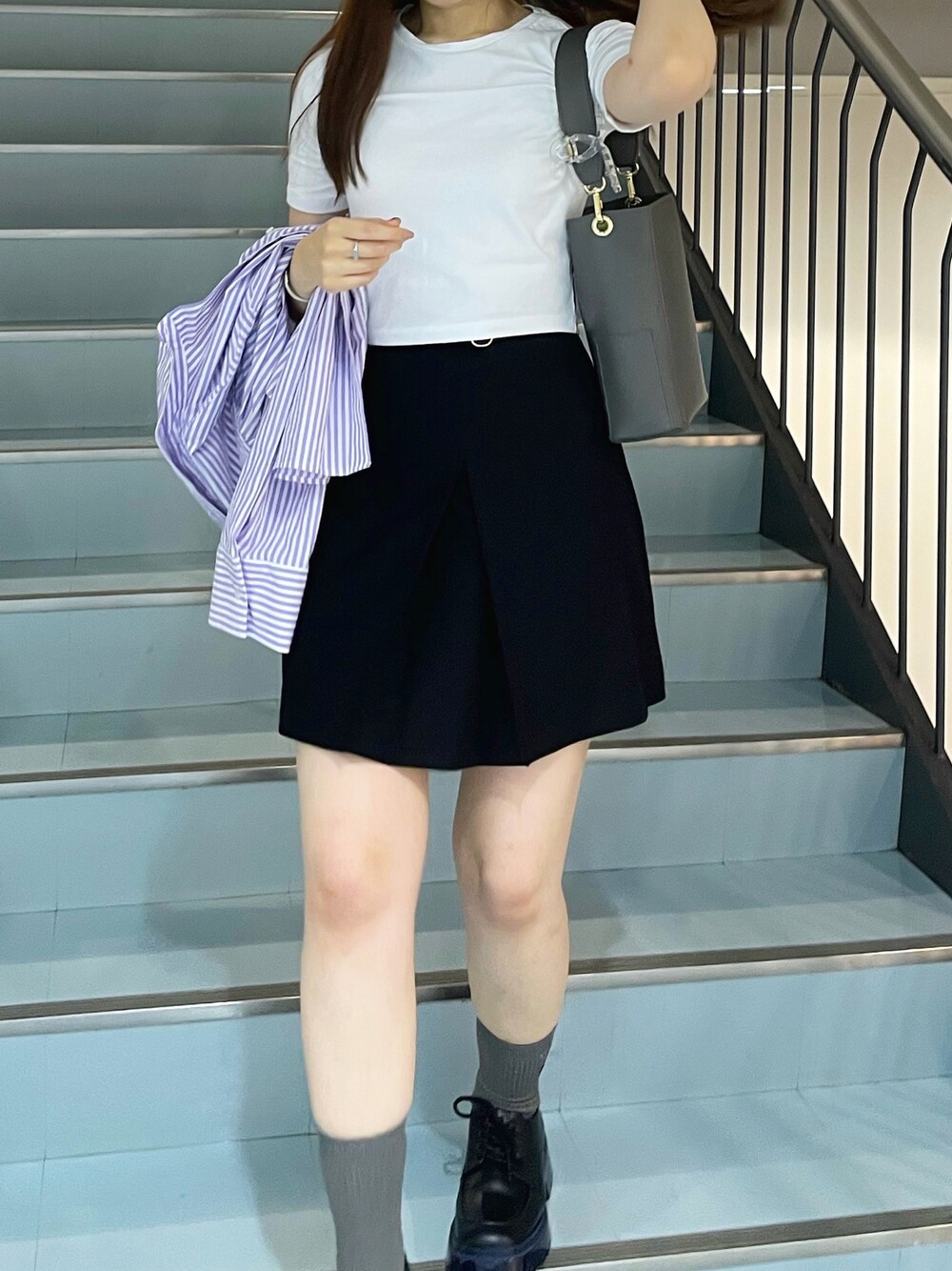 「夏コーデ、韓国ファッション、オルチャンファッション、モノトーンコーデ」｜「ZARAのアイテム（トップス、ホワイト系）」を使った、유르리   ゆる〜りさん（レディース・157cm）の夏コーディネートの1枚目の写真