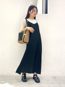 「YECCA VECCA（イェッカヴェッカ）のアイテム（トートバッグ）」を使った、ほなみさん（レディース・155cm）の春コーディネート