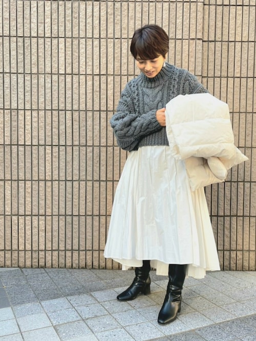 【ほぼ未使用】Launa lea スクエアトゥストレッチロングブーツ アイボリー スクエアトゥストレッチロングブーツ(S140) （アイボリー