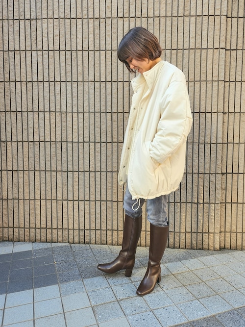 【ほぼ未使用】Launa lea スクエアトゥストレッチロングブーツ アイボリー スクエアトゥストレッチロングブーツ(S140) （アイボリー