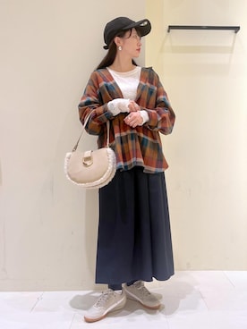 「オンオフ兼用」｜「アイテム（バッグ）」を使った、NACHIさん（レディース・155cm）の秋コーディネート