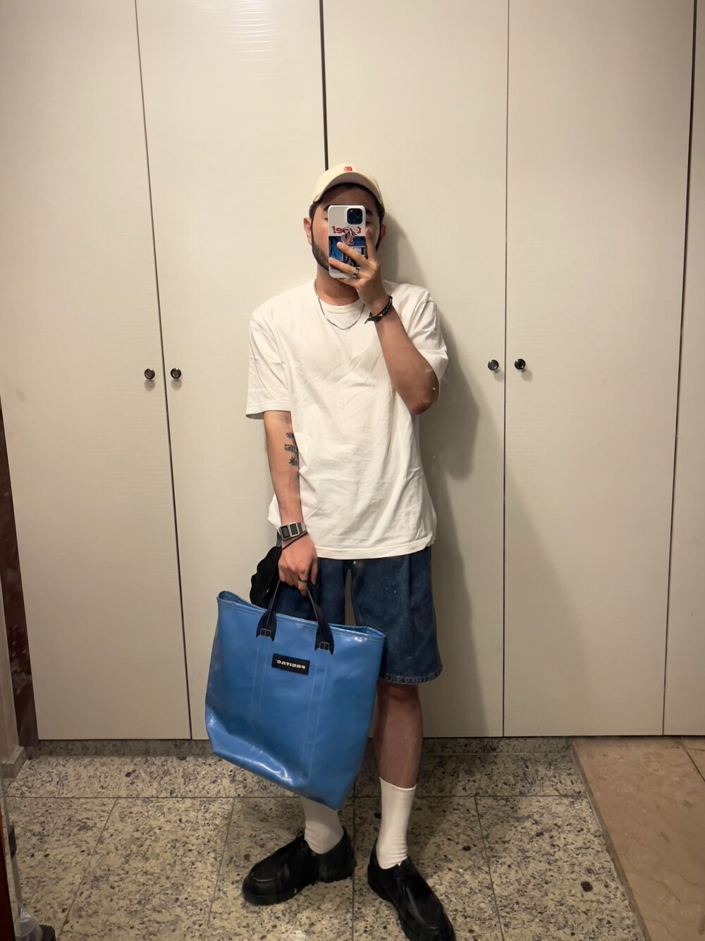 「summer、boy、韓国ファッション」｜「musinsa standardのアイテム（Tシャツ/カットソー、ホワイト系）」を使った、Kimnerdさん（メンズ・172cm）の夏コーディネートの1枚目の写真