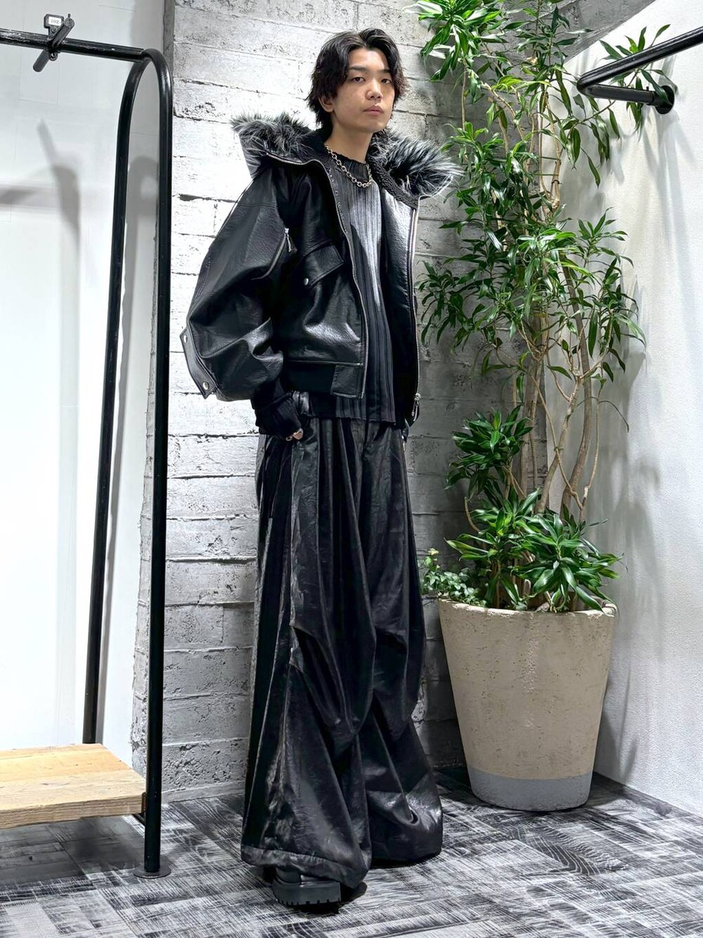 UNDERGROUND MODE】ZIPファーフーディージャケット(HARE)を使った人気