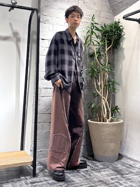 「アイテム（デニムパンツ、レッド系）」を使った、miuraaaさん（メンズ・175cm）の秋コーディネート