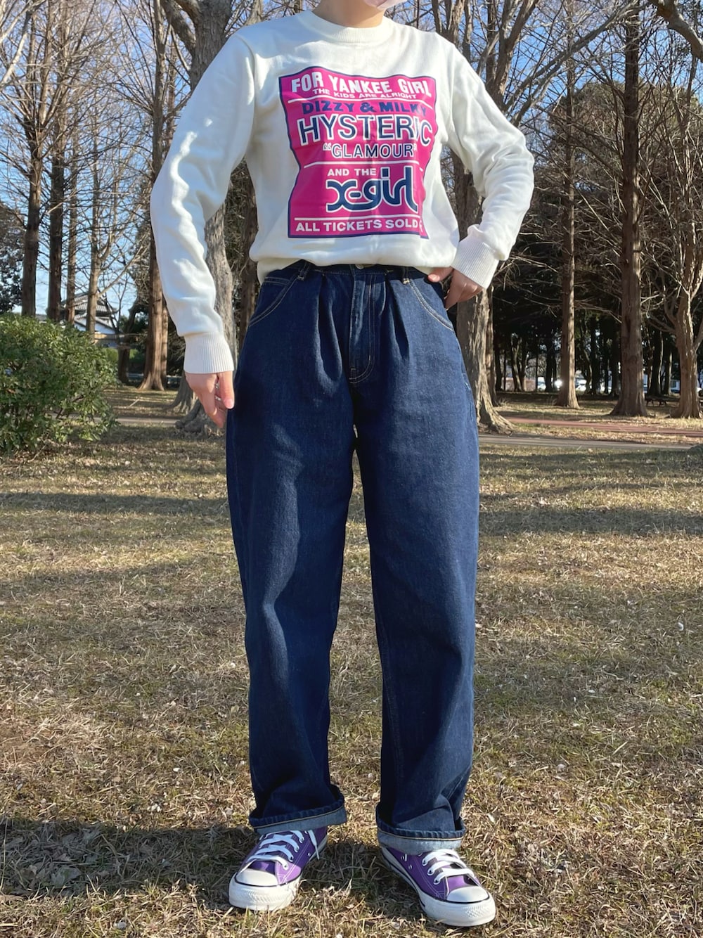 「hysteric glamour、ヒスグラ、ヒステリックグラマー、xgirl、エックスガール、デニム、ニット、converse」｜「X-girlのX-girl × HYSTERIC GLAMOUR FOR YANKEE GIRL KNIT TOP（ニット/セーター、ホワイト系）」を使った、💡アン💡さん（レディース・154cm）の冬コーディネートの1枚目の写真