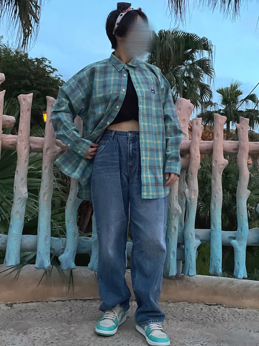 「xgirl、チェックシャツ、デニム、スニーカー、ディズニーコーデ、ootd、ストリート」｜「X-girlのPLAID FACE EMBOROIDERY SHIRT（シャツ/ブラウス、ブルー系）」を使った、💡アン💡さん（レディース・154cm）の秋コーディネートの1枚目の写真
