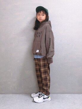 「GENERATOR（ジェネレーター）のアイテム（パンツ）」を使った、SGRさん（キッズ・120cm）の秋コーディネート