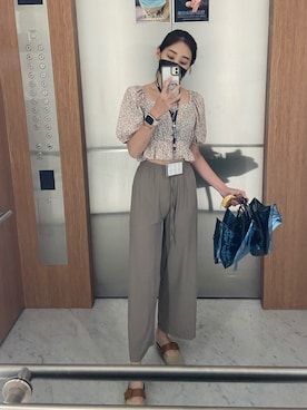 「通勤穿搭」｜「アイテム（スリッポン）」を使った、伊人さん（レディース・168cm）の夏コーディネート