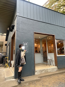 「カフェ」｜「アイテム（ブルゾン）」を使った、LILIさん（レディース・151cm）の秋コーディネート