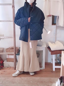 「マーメイドスカート」｜「アイテム（ナイロンジャケット）」を使った、the roughさん（レディース・162cm）の冬コーディネート