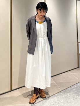 「THE GOODLAND MARKET（ザグッドランドマーケット）の『別注』MIDIUMISOLID×THE GOODLAND MARKET　LINEN camisole onepiece（ワンピース、ホワイト系）」を使った、anonさん（レディース・165cm）の春コーディネート