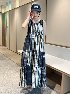 「THE GOODLAND MARKET（ザグッドランドマーケット）のFANAKA　タイダイキャミドレス（ワンピース、ブラック系）」を使った、anonさん（レディース・165cm）の夏コーディネート
