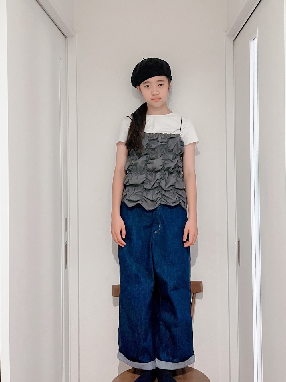 「休日スタイル、キャミソール×Tシャツ、キャミソール、バギーパンツ、バギーデニム、UNIQLO、lowrysfarmkids、ジュニア、ジュニアコーデ、ジュニアファッション」｜「LOWRYS FARMのポコポコビスチェ　976095（キャミソール、グリーン系）」を使った、ひよ。こは。さん（キッズ・148cm）の秋コーディネートの1枚目の写真