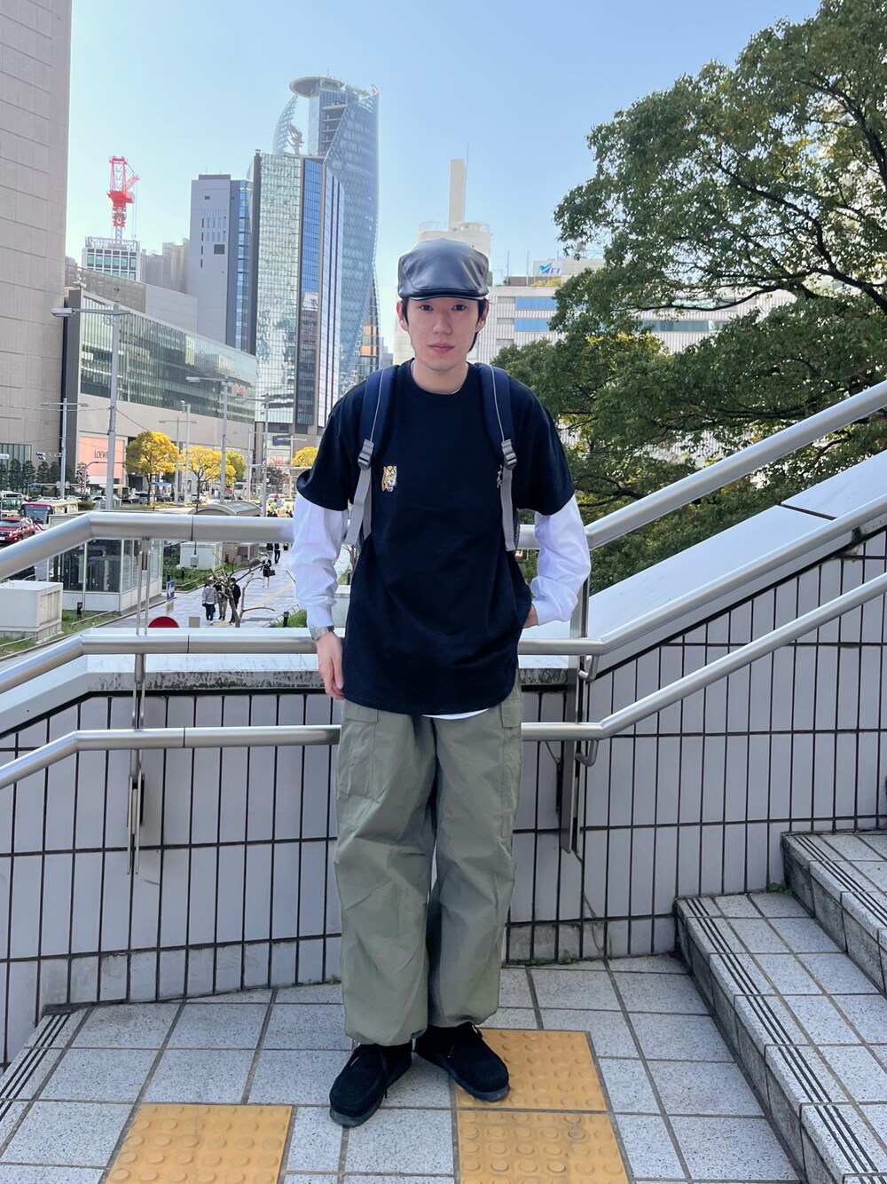 「WHIMSICの【UNISEX】スーベニアショートスリーブTEE（Tシャツ/カットソー、ブラック系）」を使った、maitoさん（メンズ・172cm）の春コーディネートの1枚目の写真
