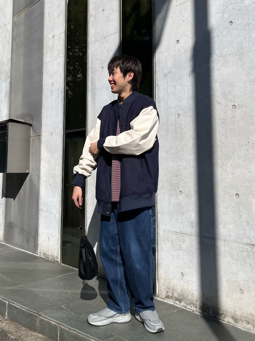 「WHIMSICの【WHIMSIC】オーバーサイズスタジアムジャンパー（スタジャン、ブルー系）」を使った、maitoさん（メンズ・172cm）の秋コーディネートの1枚目の写真