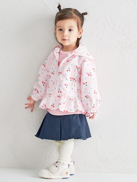 「HOT BISCUITS（ホットビスケッツ）のデニム スカート付きパンツ（その他パンツ、ブルー系）」を使った、ミキハウス ホットビスケッツ店さん（キッズ・80cm）の冬コーディネート