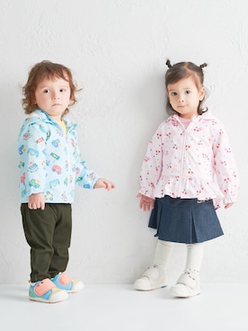 「HOT BISCUITS（ホットビスケッツ）のデニム スカート付きパンツ（その他パンツ、ブルー系）」を使った、ミキハウス ホットビスケッツ店さん（キッズ・80cm）の冬コーディネート