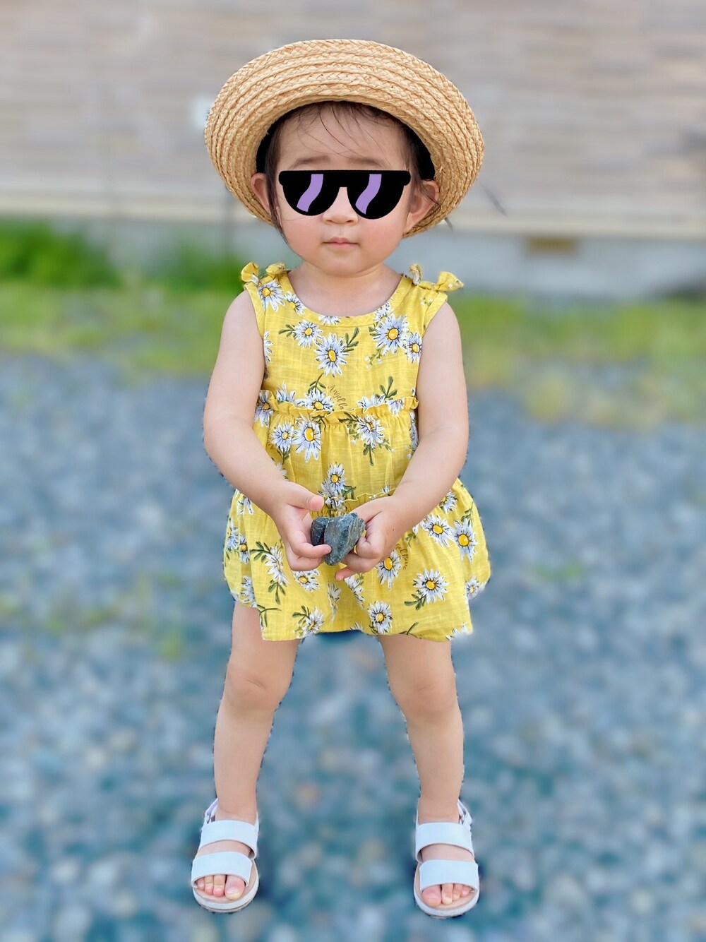 「夏コーデ、女の子、キッズコーデ、サンダル、プチプラ、キッズファッション、ビタミンカラー、1歳、1歳5ヶ月、むぎわら帽子」｜「ZARA KIDSのアイテム（帽子、ベージュ系）」を使った、Raviさん（キッズ・80cm）の夏コーディネートの1枚目の写真
