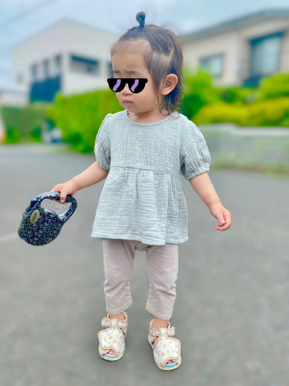 「カジュアルコーデ、夏コーデ、女の子コーデ、1歳、1歳5ヶ月、カラーソックス、バースデイ、お散歩コーデ」｜「Birthdayのアイテム（Tシャツ/カットソー、グリーン系）」を使った、Raviさん（キッズ・80cm）の夏コーディネートの1枚目の写真