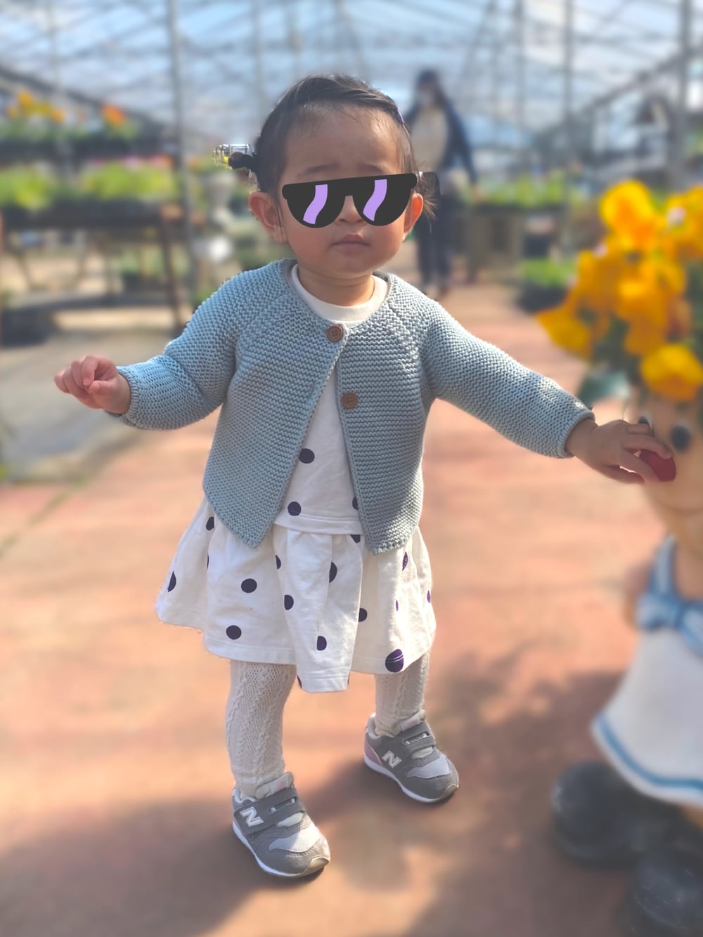 「春コーデ、1歳3ヶ月、女の子コーデ、プチプラ、1歳」｜「nextのアイテム（カーディガン/ボレロ、グリーン系）」を使った、Raviさん（キッズ・80cm）の春コーディネートの1枚目の写真