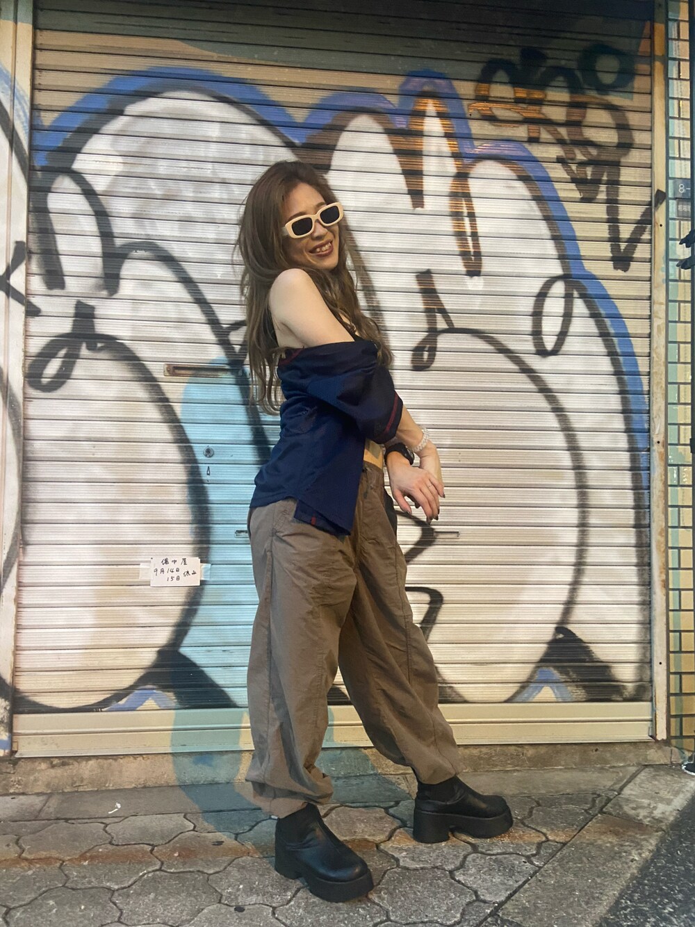 「初秋コーデ、今日のコーデ、楽チンコーデ、カーキ、カーゴパンツ、ZARA、ショートブーツ」｜「ZARAのアイテム（パンツ、グリーン系）」を使った、tomatoさん（レディース・160cm）の秋コーディネートの1枚目の写真