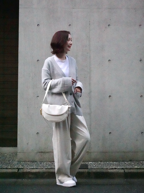 NiiNa】【高品質牛革】特殊シワ加工 ワンハンドルハーフムーンバッグ