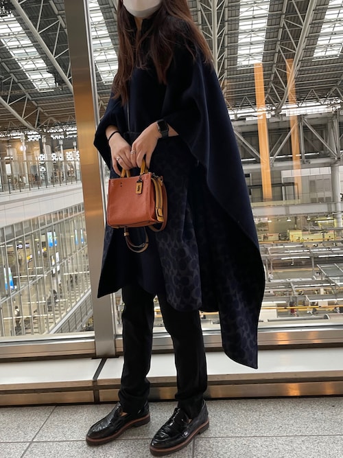 COACHのポンチョを使った人気ファッションコーディネート - WEAR