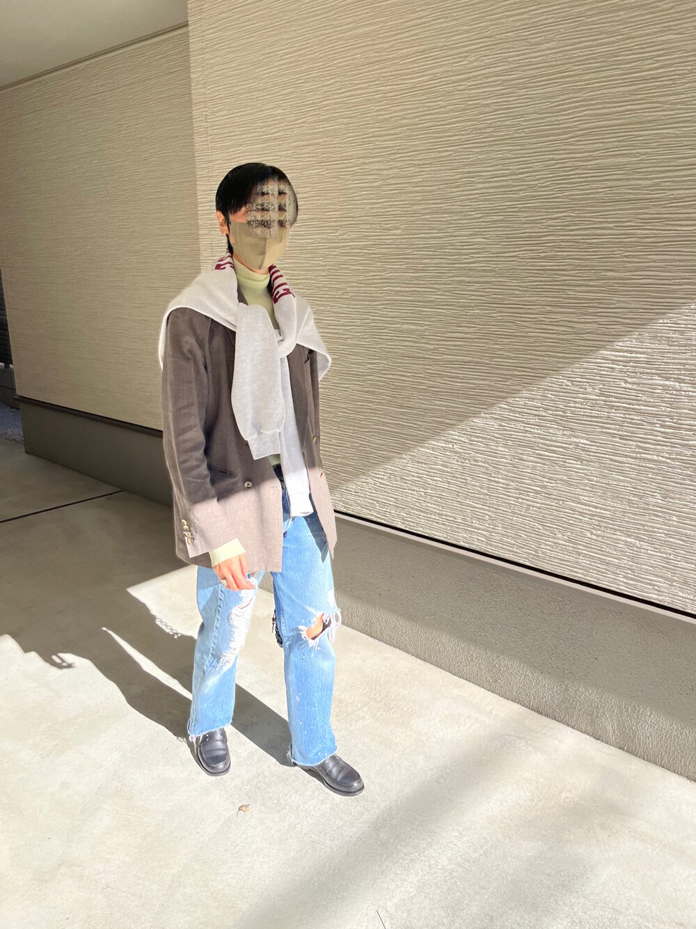 「古着MIX、高身長女子、おしゃれさんと繋がりたい、ジャケットスタイル、ジャケットコーデ、ビンテージデニム、ローファー×靴下、グレースウェット、タートルネック、タートルレイヤード、メゾンマルジェラ、トレンドコーデ、古着好きな人と繋がりたい、古着スウェット、ジルサンダー」｜「Maison Margielaのアイテム（ローファー、ブラック系）」を使った、おきゅさん（レディース・167cm）の秋コーディネートの1枚目の写真