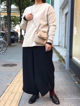 「スクエアトゥ」｜「アイテム（財布/小物）」を使った、クロマメさん（レディース・161cm）の秋コーディネート
