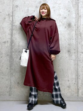 「パーカーワンピ」｜みはさん（レディース・155cm）の冬コーディネート
