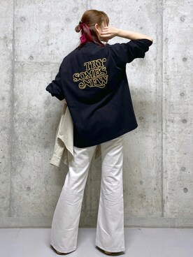 「バックロゴ」｜「アイテム（デニムパンツ）」を使った、みはさん（レディース・155cm）の秋コーディネート