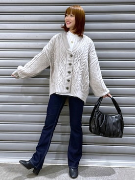 「PAGEBOY（ページボーイ）のケーブルVネックカーディガン（ニット/セーター）」を使った、みはさん（レディース・155cm）の秋コーディネート