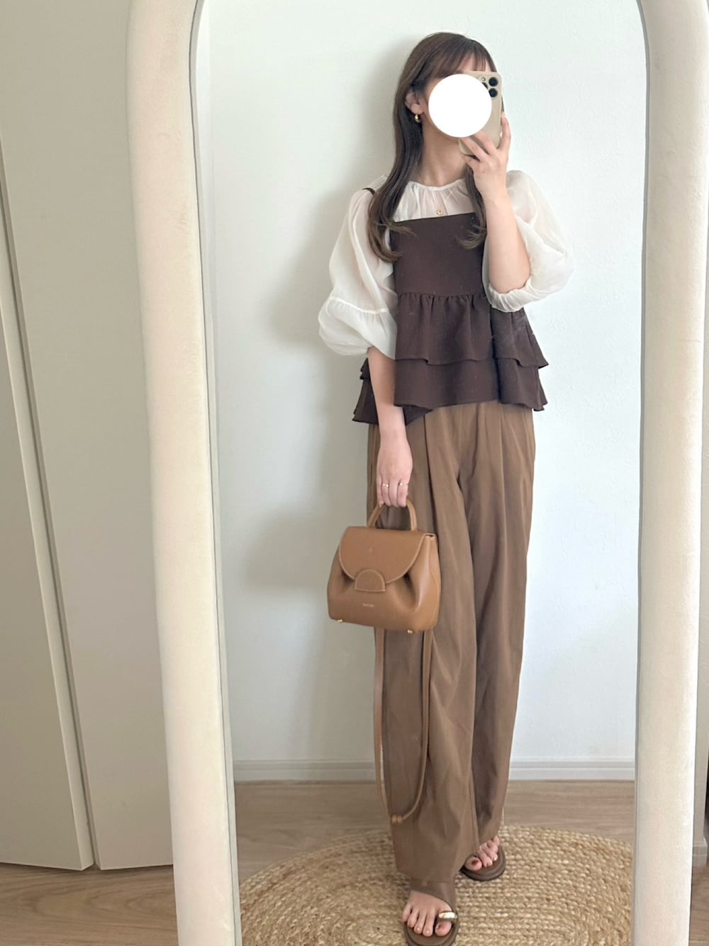 「しまむら、ママコーデ」｜「しまむらのアイテム（トップス、ブラウン系）」を使った、chocoさん（レディース・153cm）の春コーディネートの1枚目の写真