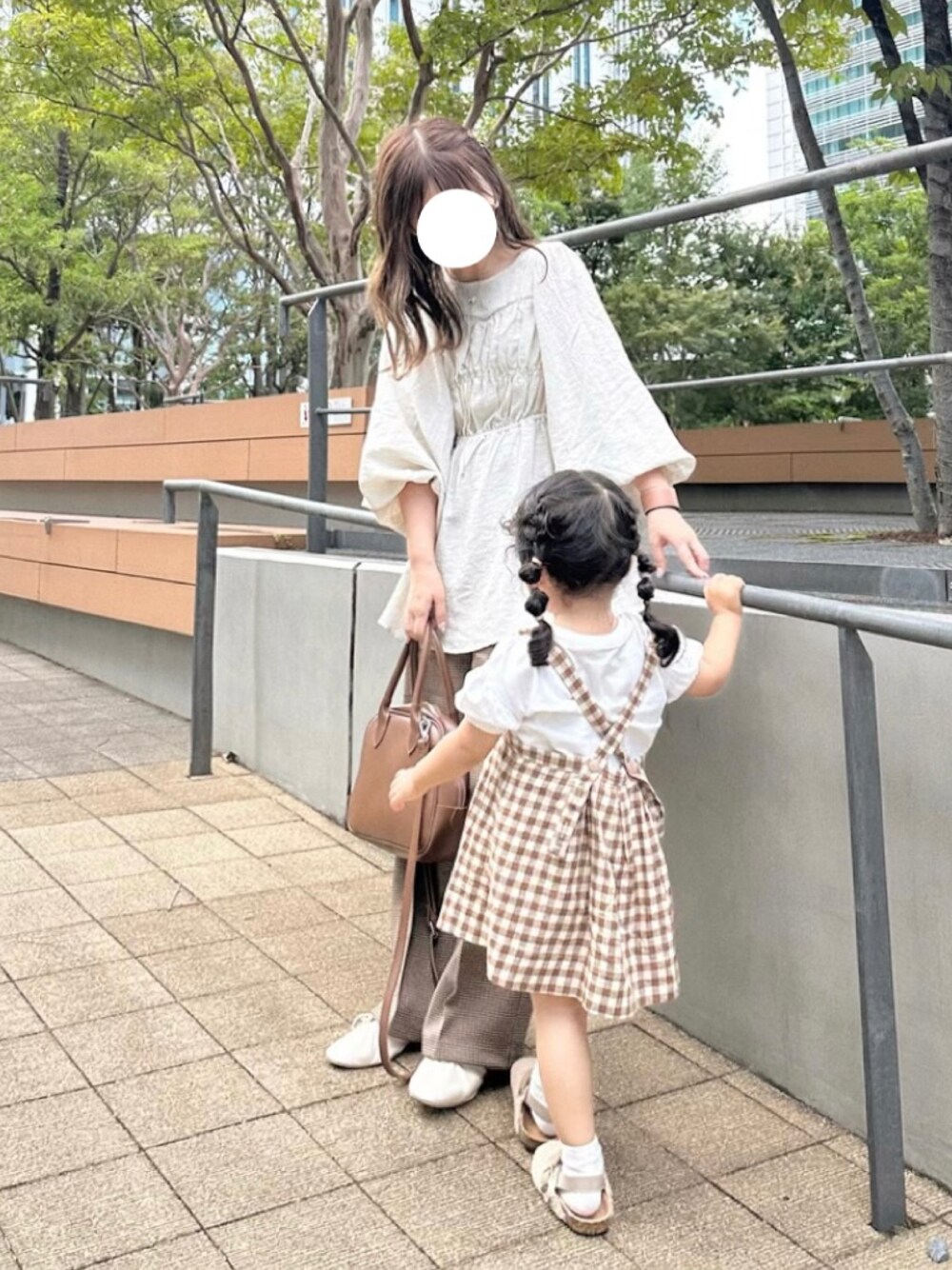 Bab(バブ)の「バックリボンシャーリングブラウス(シャツ Bab(バブ)の「バックリボンシャーリングブラウス(シャツ