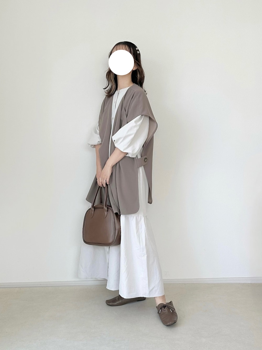 「春服、オトナカジュアル、着回しコーデ、しまむら、低身長女子、淡色コーデ、淡色女子」｜「しまむらのアイテム（ワンピース/ドレス、ホワイト系）」を使った、chocoさん（レディース・153cm）の春コーディネートの1枚目の写真
