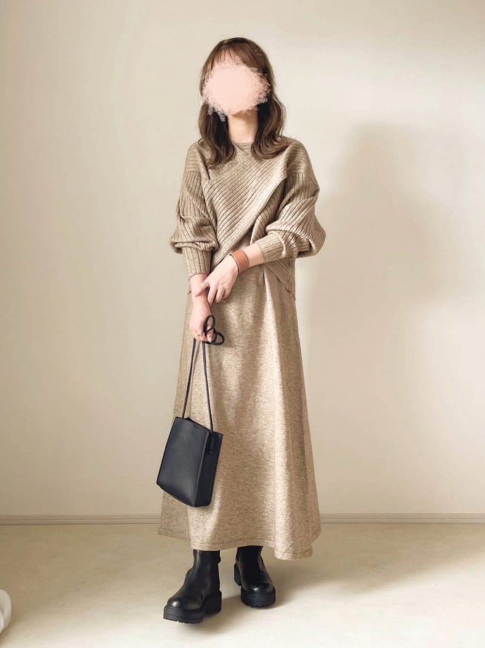 クロスデザインニットレイヤードワンピースを使った人気ファッション