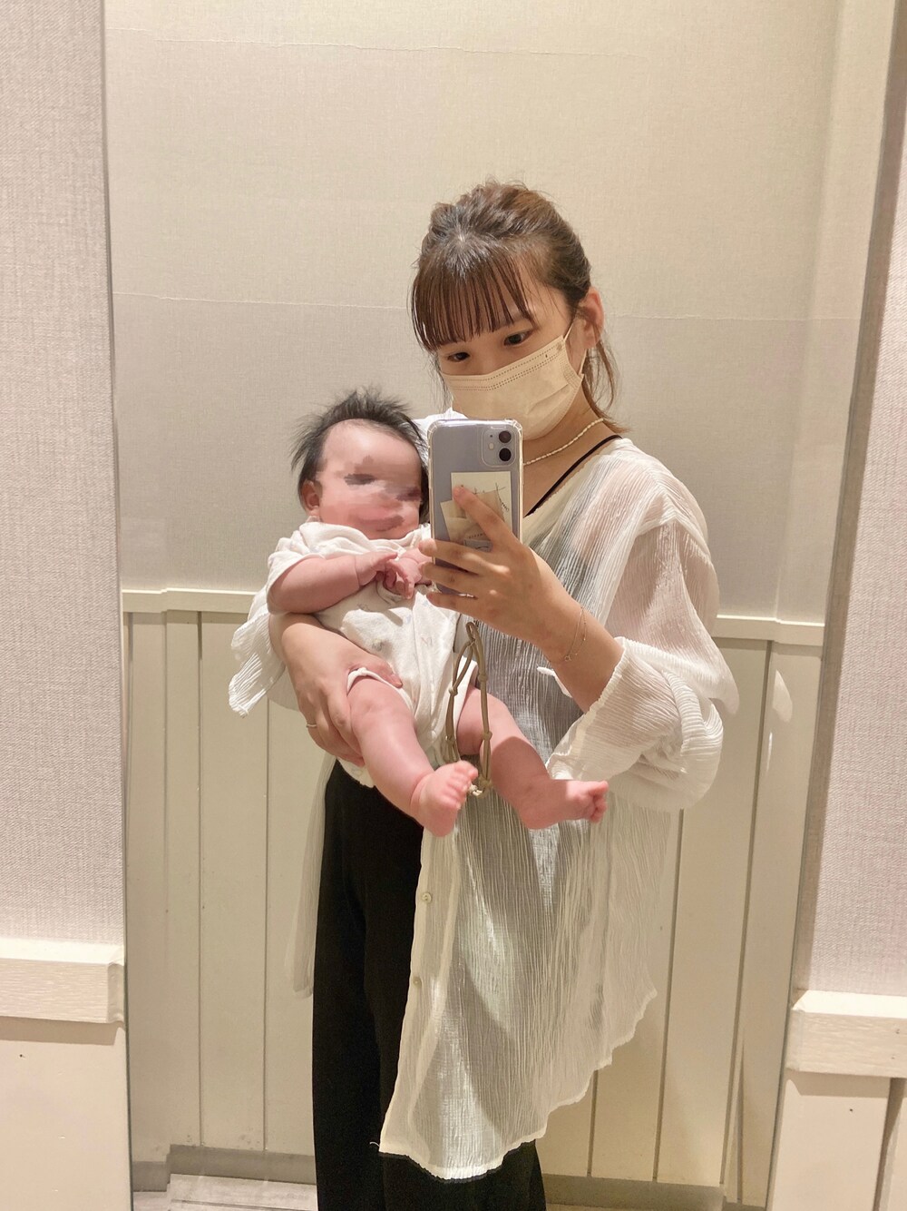 「アツいコーデ全部見せ、夏コーデ、低身長女子、きれいめカジュアル、ママコーデ、ママファッション、低身長コーデ、骨格ストレート、シアーシャツ、親子コーデ、モノトーンコーデ、オトナカワイイ、オールインワン、おでかけコーデ、シアートップス」｜「mysticのシアー楊柳ブラウス（シャツ/ブラウス、ホワイト系）」を使った、𝗇𝖺𝗍𝗌𝗎𝗆𝗂さん（レディース・150cm）の夏コーディネートの1枚目の写真