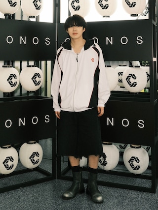 「ajouter flow(アジューテフロー)の【ajouter flow】damage denim half pants(デニムパンツ)」を使った、がーさん(メンズ・177cm)の秋コーディネート