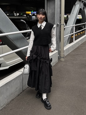「アイテム（ブローチ/コサージュ）」を使った、comachiさん（レディース・163cm）の秋コーディネート